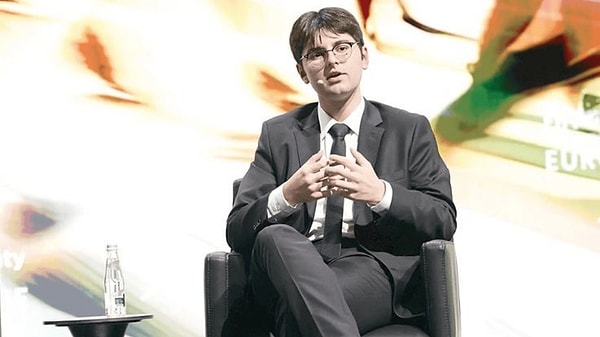 Kabataş Erkek Lisesi 12’nci sınıf öğrencisi Cemil Türk, uluslararası alanda elde ettiği dikkat çekici başarılarla adından söz ettirmeyi başardı!