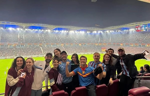 Taşacak Bu Deniz oyuncuları, Trabzon Film Festivali'nde sevenleriyle bir araya geldi.