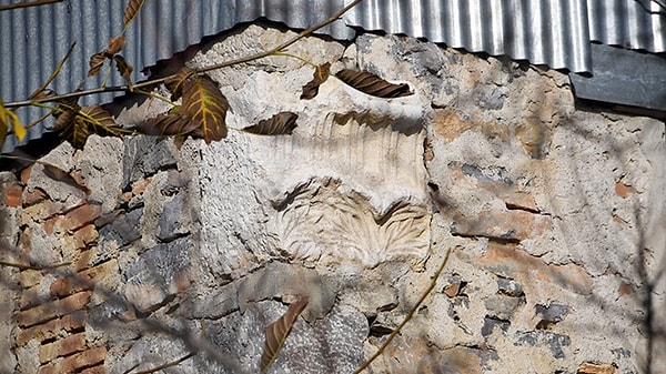 "Bu kabartma taşlardan biri benim evin temelinde var"