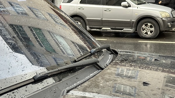 İstanbul'a kar ne zaman yağacak diye beklenirken ilk adım geldi.