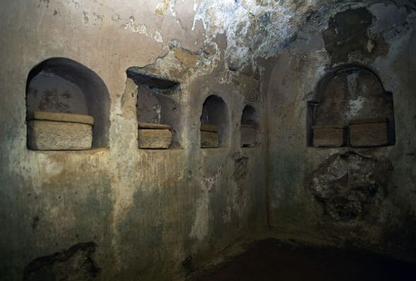 Carmona’daki keşif, uzun süredir dünyanın en eski şarabı kabul edilen Speyer Wine Bottle ile karşılaştırıldı