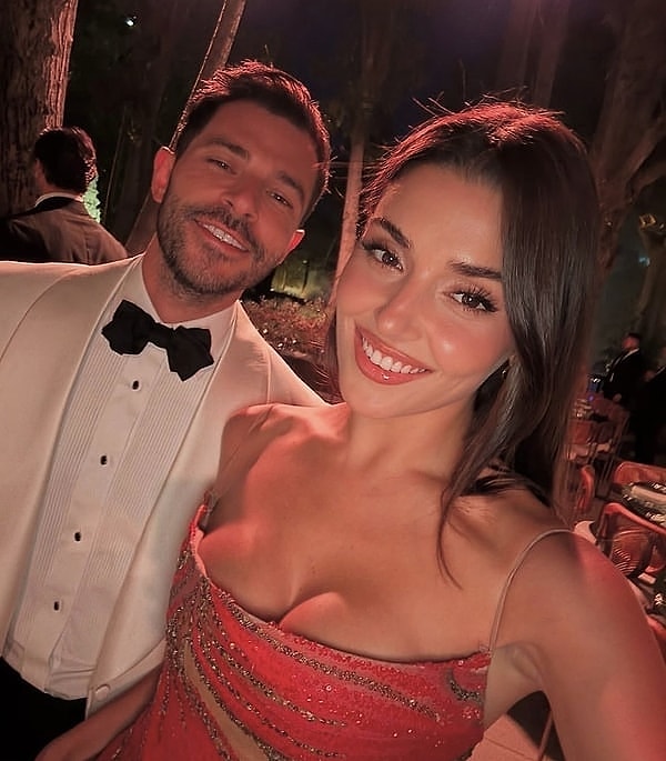 Hakan Sabancı ve Hande Erçel'in yaklaşık 3 yıllık ilişkisi geçtiğimiz Ağustos ayında bitmişti hatırlarsanız.