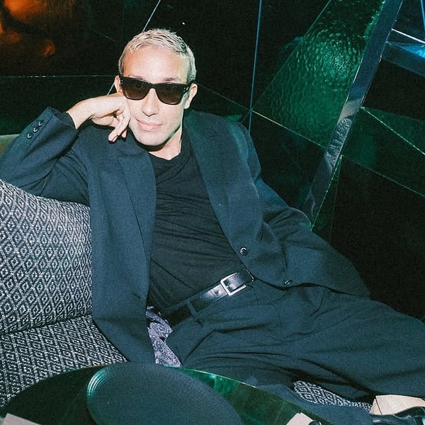 Fuhuşa teşvik suçlamasıyla gözaltına alındı.