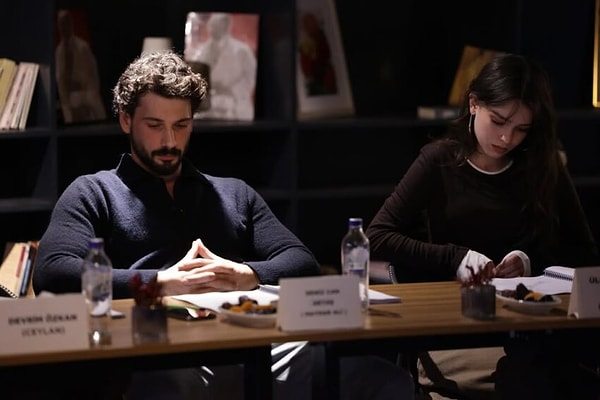 Medyapım imzası taşıyan Yeraltı, yeni yılın en çok konuşulması beklenen yapımları arasında gösteriliyor.