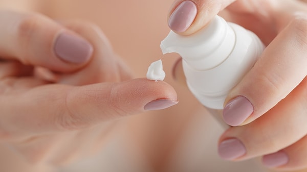 Yüzünüze asla sürmemeniz gereken üç bakım ürünü.