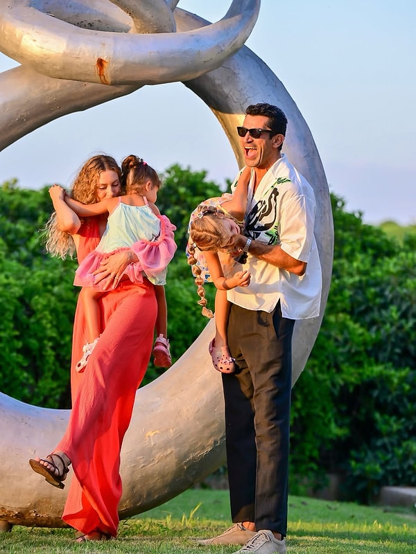 Geriye bir de muhtemelen bu senenin en iyi aile fotoğrafını bıraktılar!