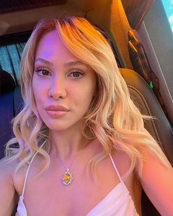 Son dönemde yaptırdığı estetiklerle gündeme gelen Rabia Karaca'nın adı soruşturma kapsamında yeniden gündeme geldi.