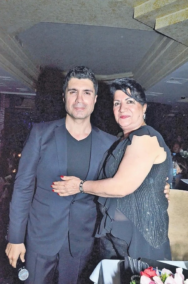 Özcan Deniz'in, annesi Kadriye Deniz ve abisi Ercan Deniz ile yaşadığı gerginlik uzun süre gündemde kalmıştı.