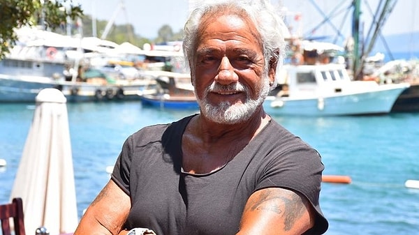 Fedon bildiğiniz üzere her yaz aksatmadan yaptığı suya girme paylaşımlarıyla adeta bir seri başlatmış durumda.