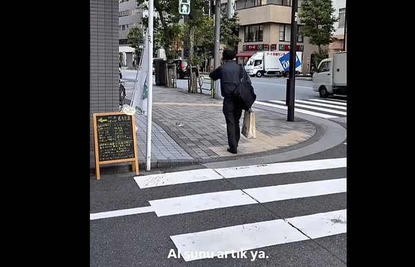 Kimse bakmadı bile.