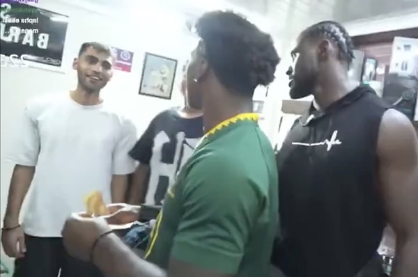 5 bin dolar bahşiş bıraktı.