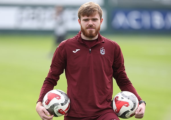 Benfica'nın gündeminde olduğu söylenen Batagov'a Mourinho "tanımıyorum" yanıtı verdi.