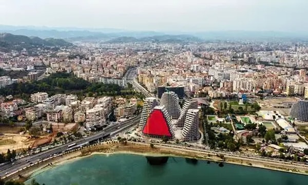 4 kez kurum değişti, borç yine gelmedi.