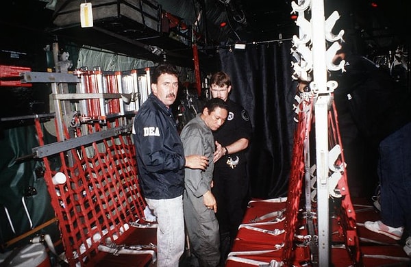 Noriega, Florida'ya kaçırıldı.