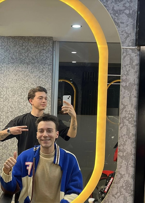 Aradan geçen sürenin ardından Enes Batur yeniden ortaya çıktı.