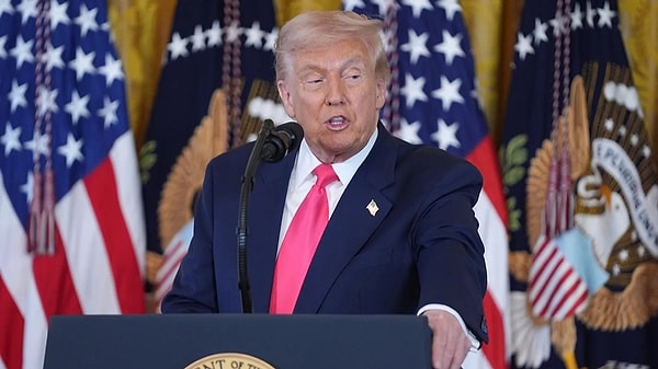 Konuşmasına Venezuela'ya tehditle başladı.