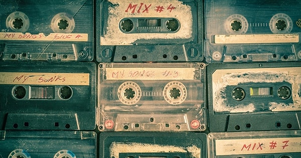 İlk nokta şu: Döneminde kasetlerin popülerleşmesi ve dijital dönüşüm büyük yankı uyandırdı.