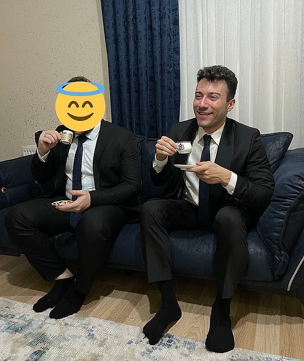 X'te Enes Batur'un nişanlandığı ve bu yüzden memleketinde berbere gittiği iddiası ortalığı karıştırdı.