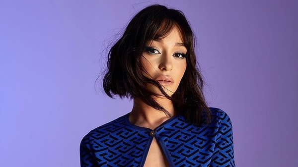 Alya Şahinler Kimdir?