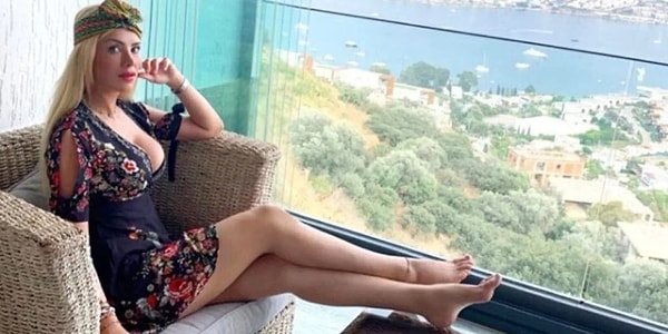 'Ciciş kardeşler' olarak bilinen Esra ve Ceyda kardeşlerden Ceyda Ersoy'un, uyuşturucu soruşturması kapsamında gözaltına alındığı öğrenildi.