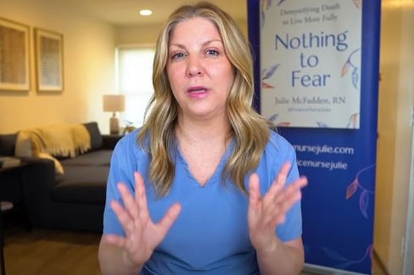 16 yıldır ağır hastalarla ilgilenen deneyimli bir hemşire, kariyerinde yaşadığı ve uzun süredir inançlarını sorgulamasına neden olan tek hasta deneyimini YouTube kanalında paylaştı.