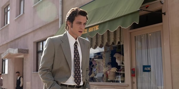 Başrollerde Selahattin Paşalı ve Eylül Lize Kandemir bulunuyor.