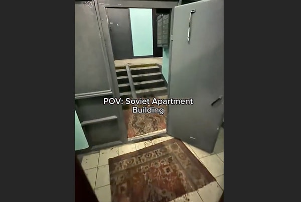 Why do houses in Russia still appear so gray and gloomy?