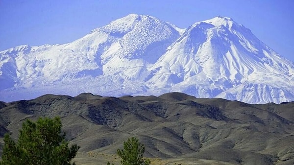 Taftan Yanardağı üzerinde yapılan son ölçümler, 2023–2024 yılları arasında zirvede yaklaşık 9 santimetrelik yükselme yaşandığını ortaya koydu.