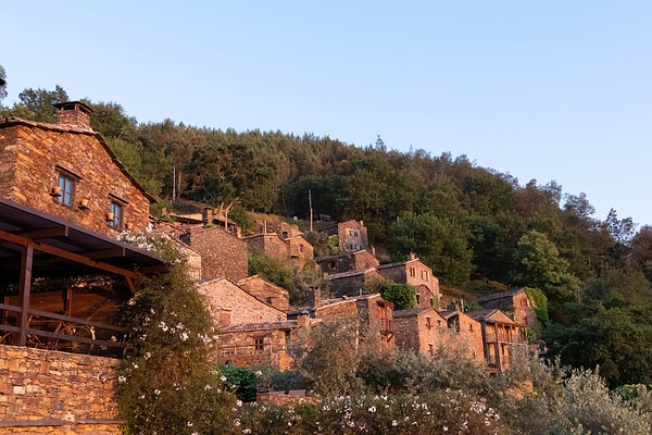 Talasnal, Lousã Dağları’nda yer alan tarihi şist köylerinden sayılıyor