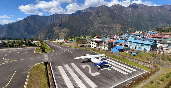 Pisti kısa, sonu uçurum olan havalimanı