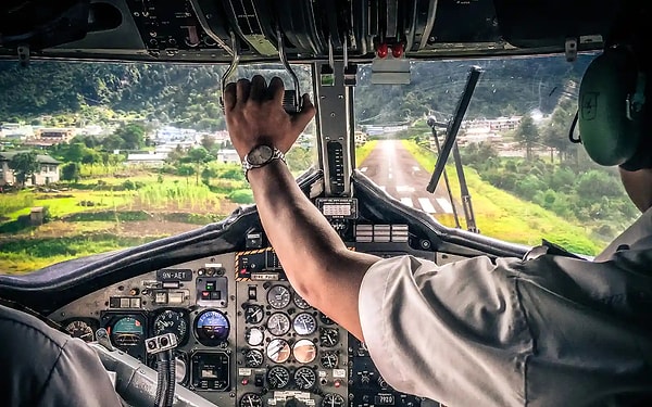 Buraya iniş yapabilmek için pilotlar özel eğitimden geçiyor
