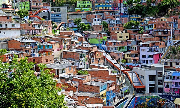 Yürüyen merdivenler yalnızca fiziksel erişimi değil, sosyal yapıyı da etkiledi