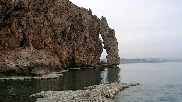 Dünyada eşi olmayan tüf kaya yapısı alarm veriyor