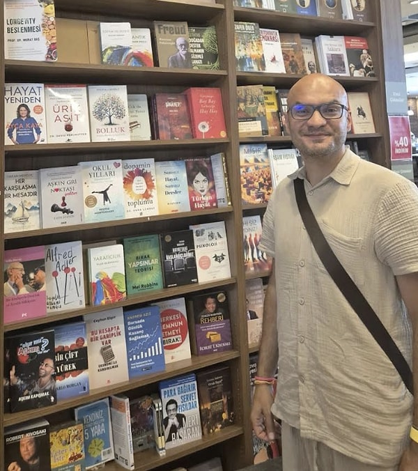 “Ben yabancı dil öğrenemem.” Bu cümle size ne zaman alarm verdi ve sizi bir çocuk kitabı yazmaya götüren kırılma noktası neydi?