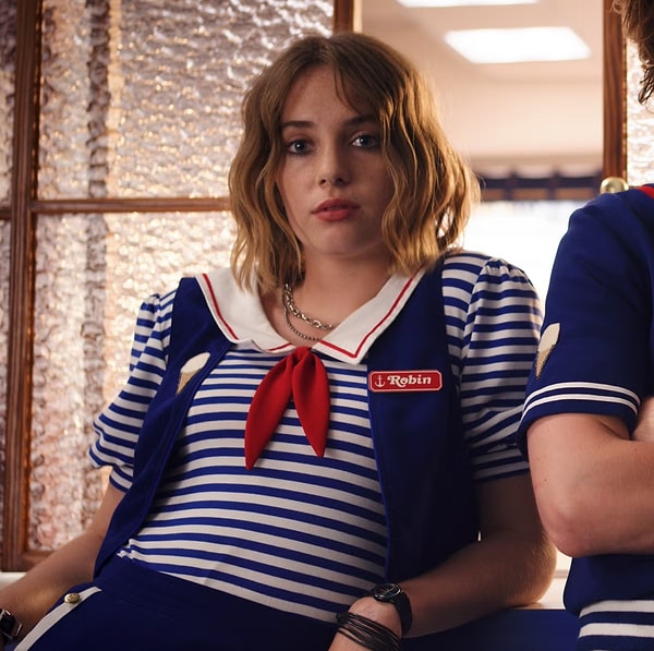 Stranger Things, finaliyle yalnızca bir dönemi kapatmakla kalmadı, izleyicileri uzun süre konuşacak yeni sorularla baş başa bıraktı.