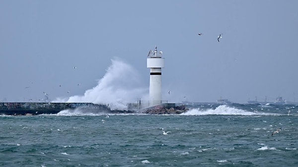Kuvvetli rüzgâr bugün de etkili olacak.