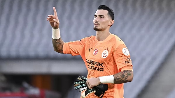 "Okan Buruk, tercihini açıklaması gerekiyor"