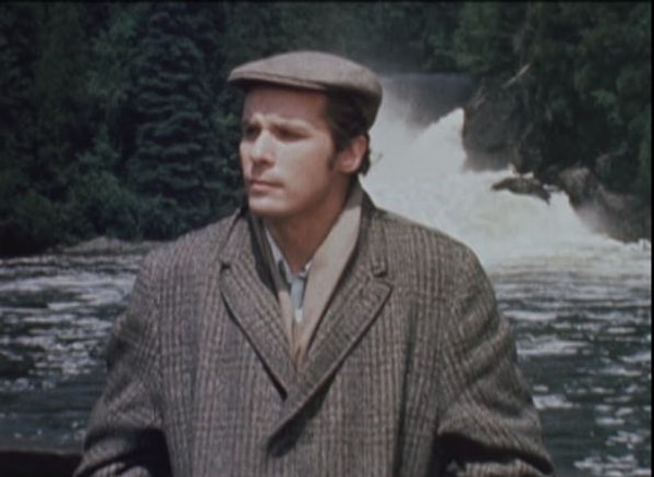 4. Yazın ortasında Glenn Gould'ın giydiği bu palto ve şapka da ne alaka?