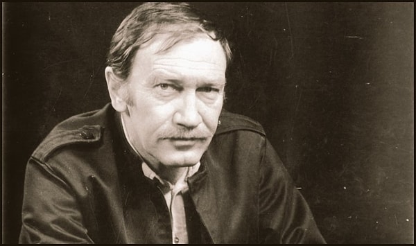 Turgut Uyar – Göğe Bakma Durağı