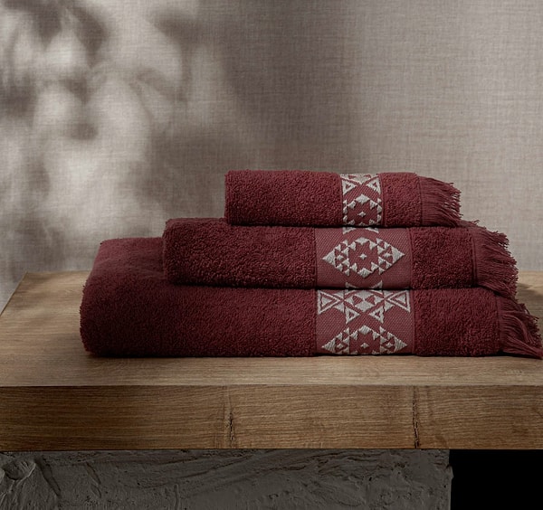 Banyonuza saray şıklığı: Hereke 3'lü havlu seti tam %55 indirimle!