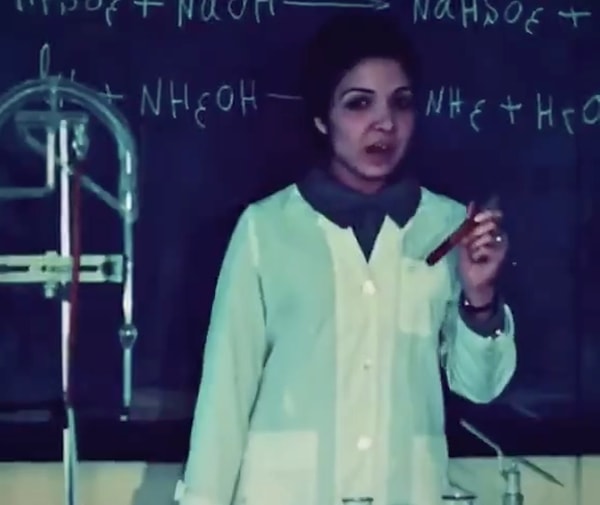 1979 İran İslam Devrimi, Şah Muhammed Rıza Pehlevi’nin mutlakiyetçi yönetimini sona erdirerek ülkeyi teokratik bir yapıya dönüştürmüştü.