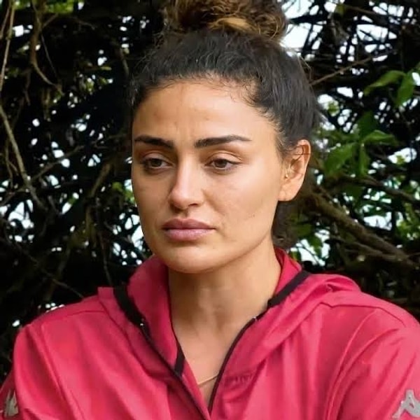 İbrahim Tatlıses'in dün şikayetçi olduğu kızı Dilan Çıtak da tuvalet itirafıyla gündem oldu.