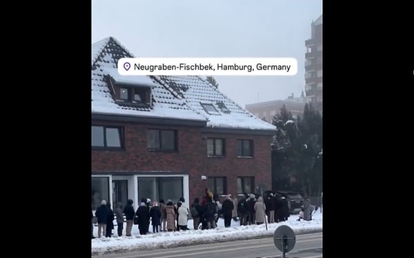 Almanya'da bir dairenin kiralık ilanı çıktığında, yüzlerce kişi aynı anda başvuruyor ve ev sahibi bir "seçme" yapacağını duyurduğunda, o daireyi tutma şansını elde etmek isteyen herkes soğuğa rağmen sıraya giriyor. Bunun sebebi;