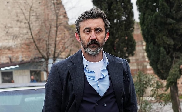 Dizide Gürdal karakterine hayat veren Necip Memili'nin Eşref Rüya resmi hesabını takipten çıkması ve tüm paylaşımları silmesi kafaları karıştırdı.