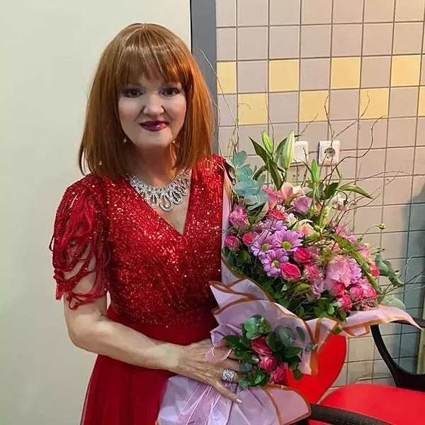 Türk müzik tarihine hem şarkılarıyla hem de yıllardır konuşulan aile hikâyeleriyle damga vuran isimlerin başında Gülden Karaböcek ile Neşe Karaböcek geliyor.