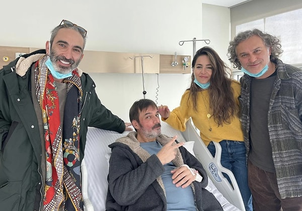 Ufuk Özkan'ın son durumunun nasıl olduğu merak edilirken Geniş Aile ekibi, Özkan'ı hastanede ziyaret etti.