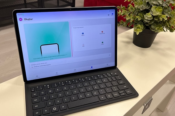 Klavyesi ile her koşulda bilgisayar konforu ve verimliliği.