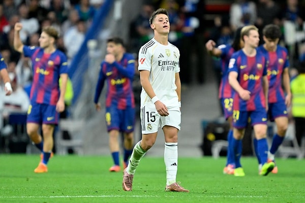 Nico Paz geri dönüyor.