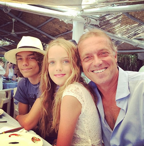 Cem Uzan ve Alara Koçibey'in 13 yıllık evliliğinde iki çocuğu olmuştu.