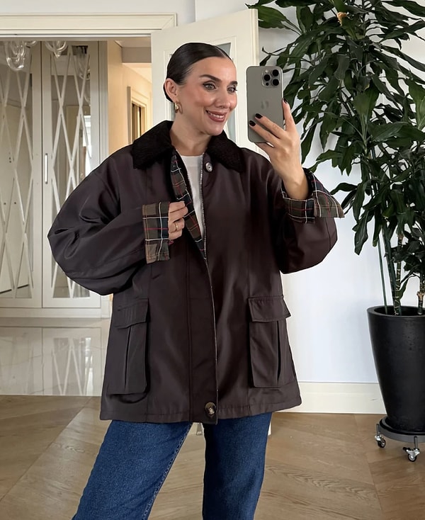 Nostaljik esintileri sevenler için ekose ve kadifenin kusursuz uyumu bu montta buluştu.